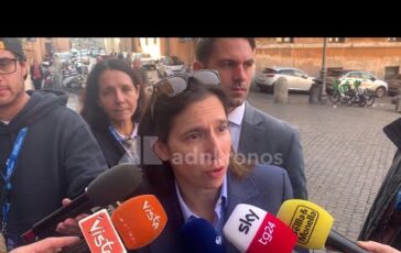 Caro carburanti Schlein Governo venga in Parlamento a spiegare sue intenzioni 364x230