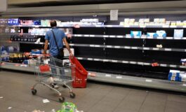 Caro carburanti e tir in sciopero lallarme Col blocco a rischio rifornimenti supermercati e negozi 265x160