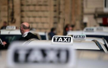 Caro carburanti protesta dei taxi il 26 ottobre sotto il Mef 364x230