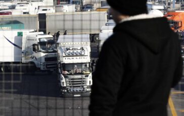 Caro carburanti tir in sciopero in Sicilia da domani al 20 ottobre 364x230