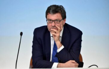 Cdm approva Documento programmatico di finanza pubblica. Giorgetti Scostamento di bilancio 03 per difesa ed energia in 2027 e 2028 364x230