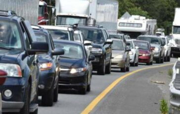 Codice della strada stretta contro minicar truccate e ok a targhe personalizzate 364x230