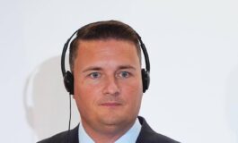 Cyberattacchi ministro Difesa Gb Fate scorte per emergenza di acqua cibo e contanti 265x160