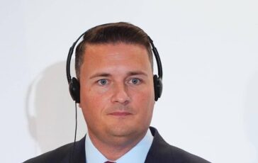 Cyberattacchi ministro Difesa Gb Fate scorte per emergenza di acqua cibo e contanti 364x230