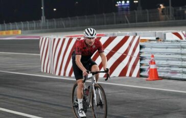Dalle quattro ruote ai pedali Bottas va da Sepang a Singapore in bici 364x230