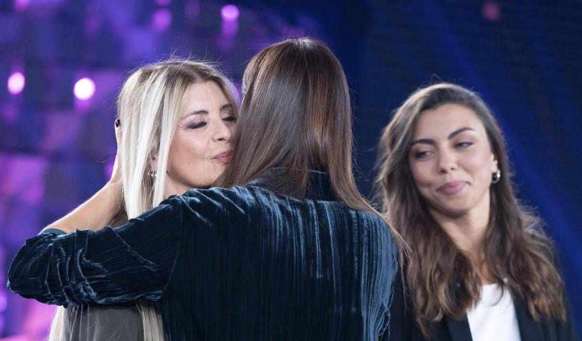 David Rossi, la moglie e la figlia ospiti a Verissimo: "È stato picchiato prima di morire"