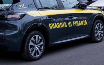 Debito colossale con il Fisco ma hanno Rolex e Ferrari nei guai un ristoratore e il fratello 364x230
