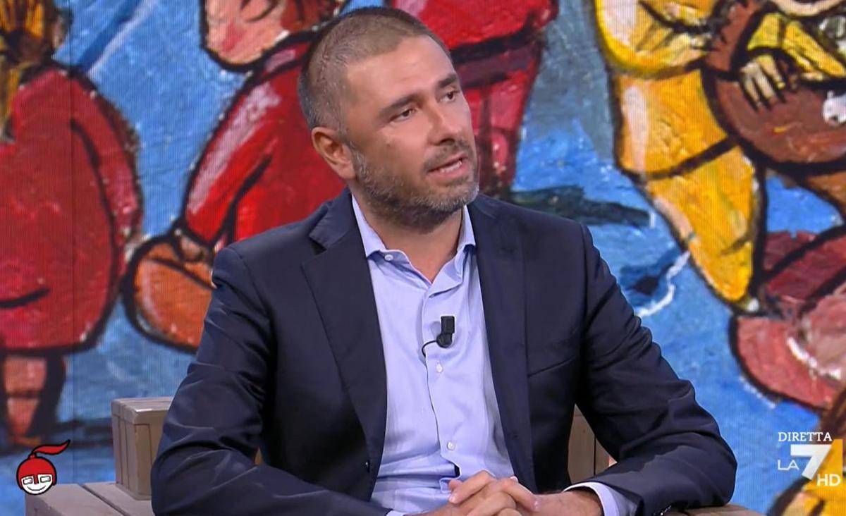 Di Battista in studio a DiMartedì: "Ho iniziato le terapie per il tumore, ci sono tutte le carte per guarire"
