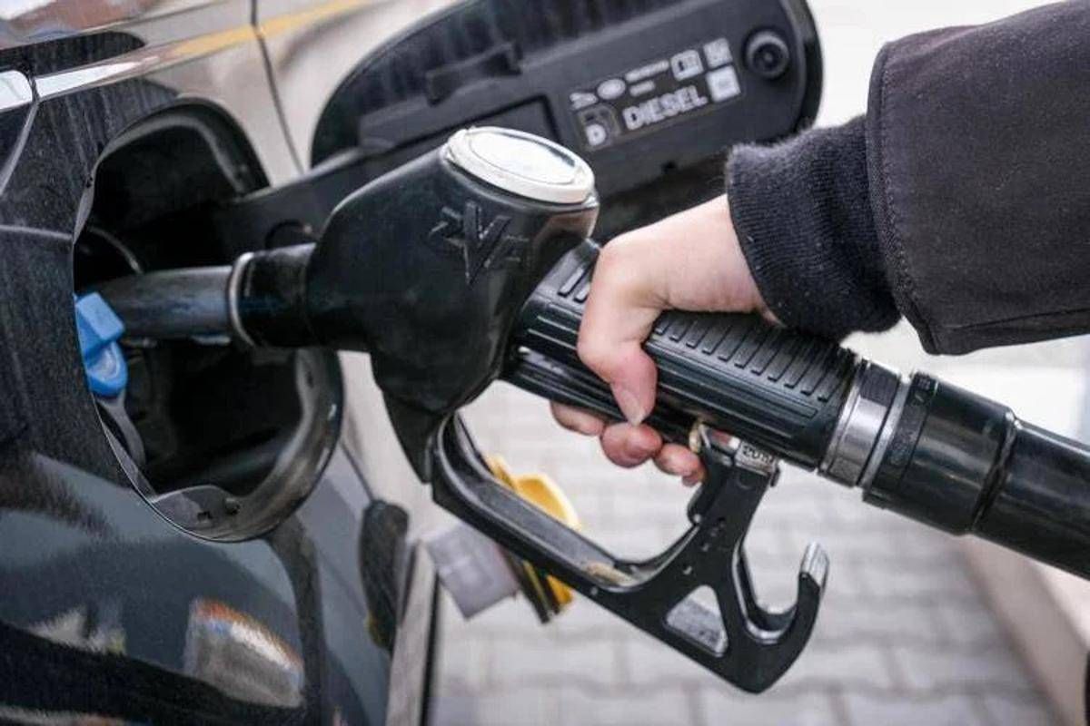 Diesel, niente accise mobili: stop allo sconto, i prezzi salgono