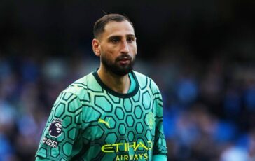 donnarumma litiga con un tifoso del liverpool sei un imbroglione 2