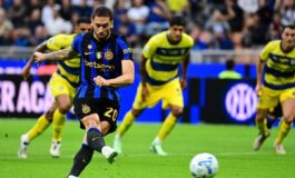 Fallo di Diego Carlos su Esposito interviene il Var giusto il rigore in Inter Parma 265x160