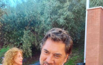 Festa Roma Javier Bardem show infiamma il red carpet e si siede al posto dei fotografi 364x230