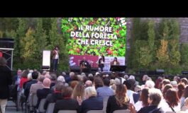 Festival Nazionale dellEconomia Civile partecipazione femminile e premiazioni sul palco 265x160