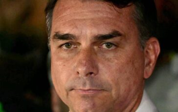 Flavio Bolsonaro e negli Stati Uniti 364x230