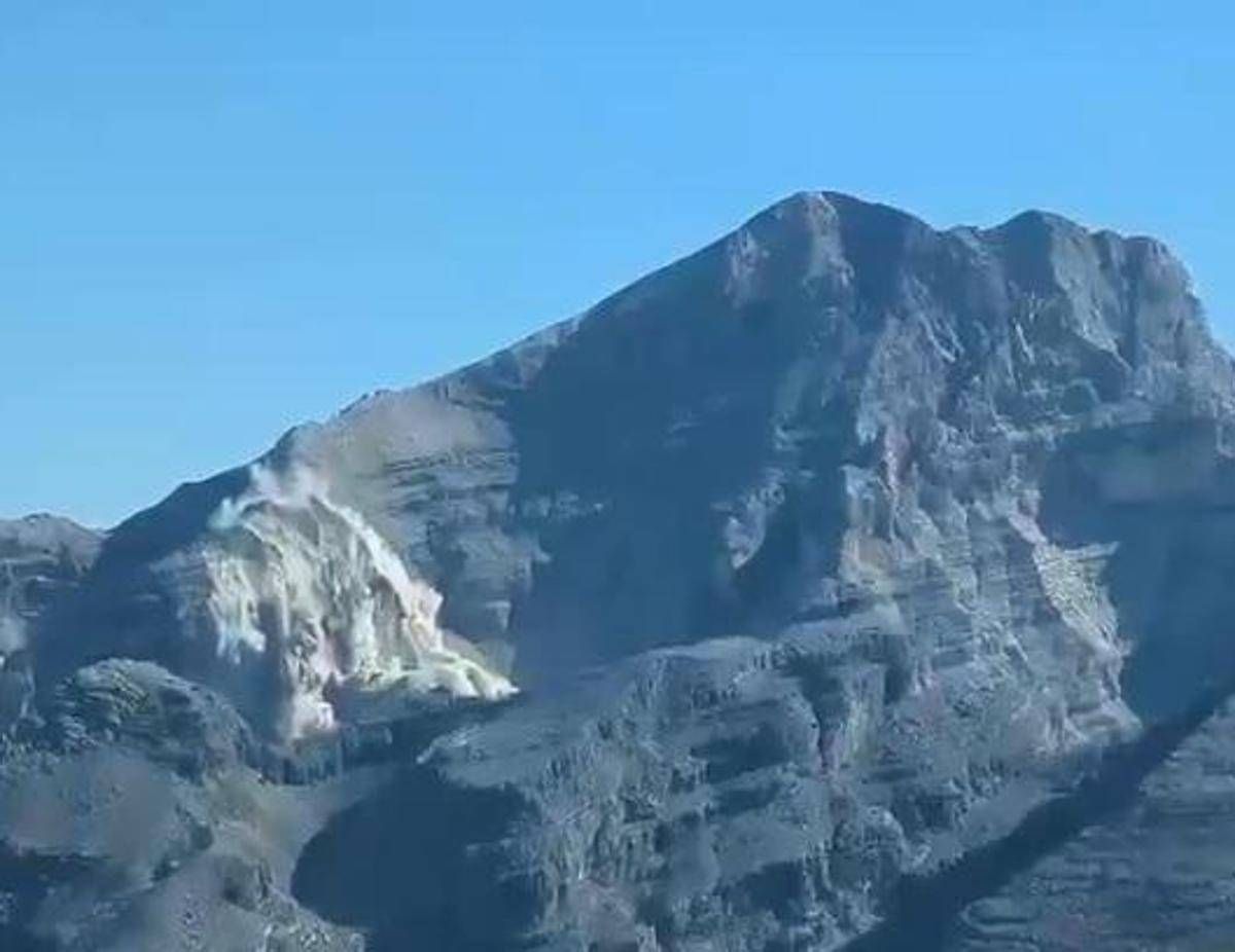 Frana sulle Tofane, escursionista salvata da eliambulanza