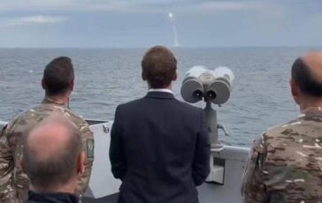 Francia Macron assiste a lancio di prova missile intercontinentale da sottomarino nucleare 364x230
