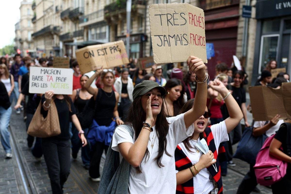 Francia, Mesnil (sindacato liceale): "Bisogna intensificare la protesta"