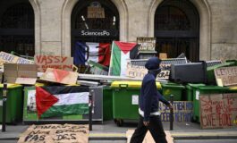 Francia esplode la protesta dei liceali oltre 200 feriti. Stop alle granate della polizia 265x160