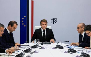 Francia ministro Interno Polizia ha perso il controllo delle proteste. Macron respinge le dimissioni 364x230