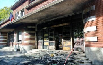 Francia scuola ancora in tilt 500 licei chiusi dopo protesta violenta 364x230