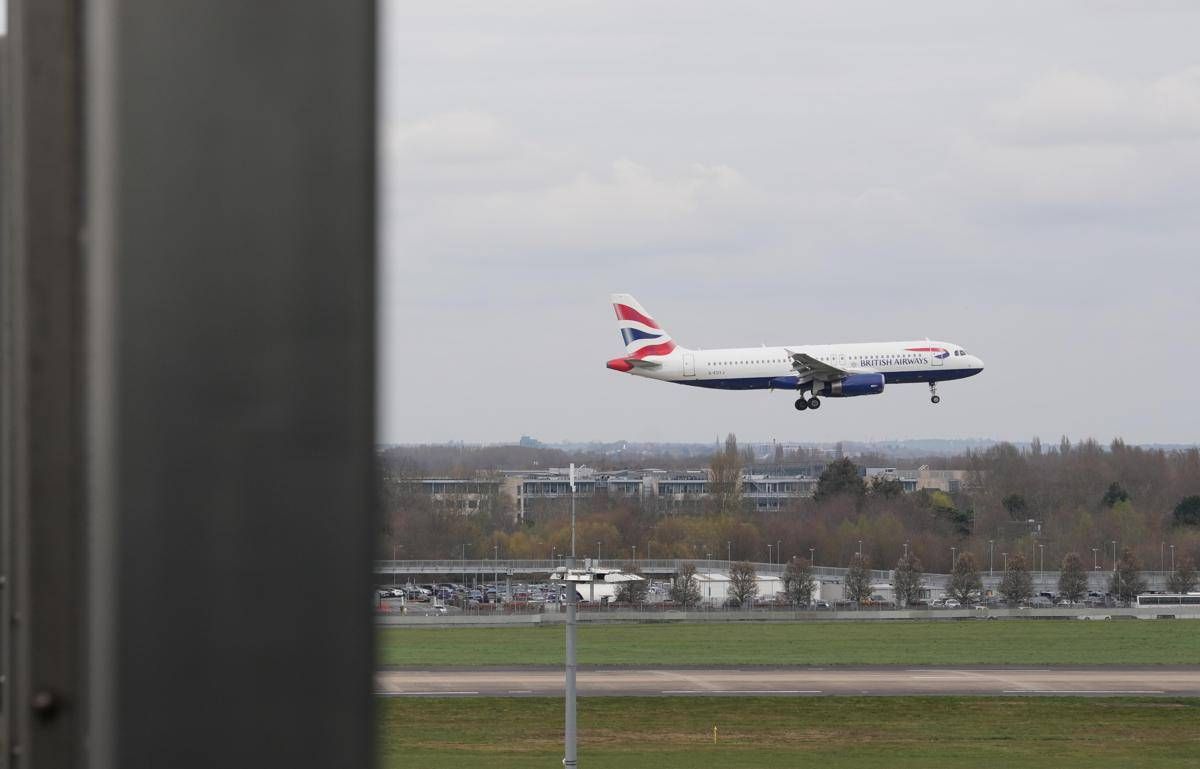 Gb, emergenza su volo British Airways per Chicago: aereo rientra a Londra