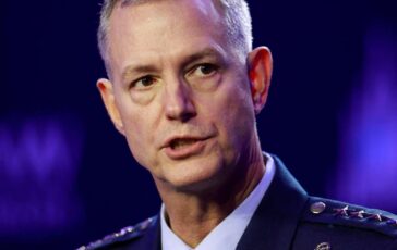 Guerra in Europa il capo militare della Nato Non e inevitabile ma dobbiamo prepararci 364x230