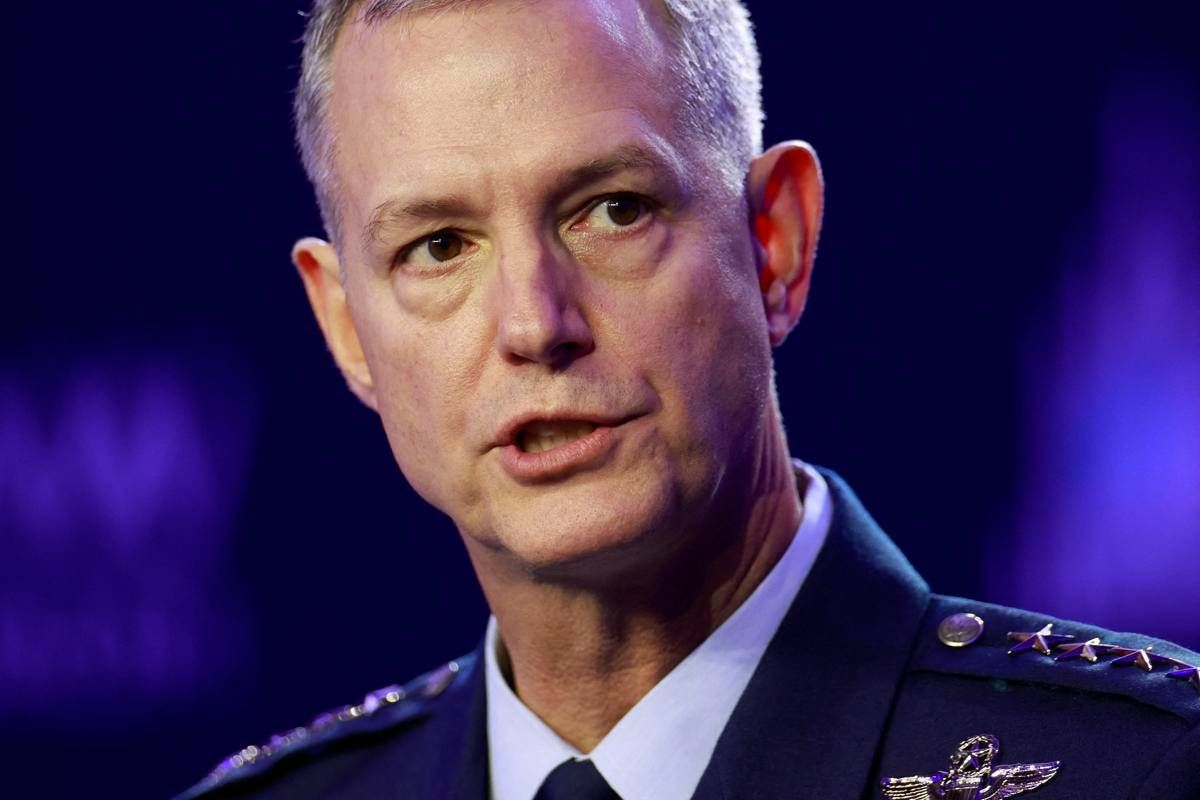 Guerra in Europa, il capo militare della Nato: “Non è inevitabile, ma dobbiamo prepararci”