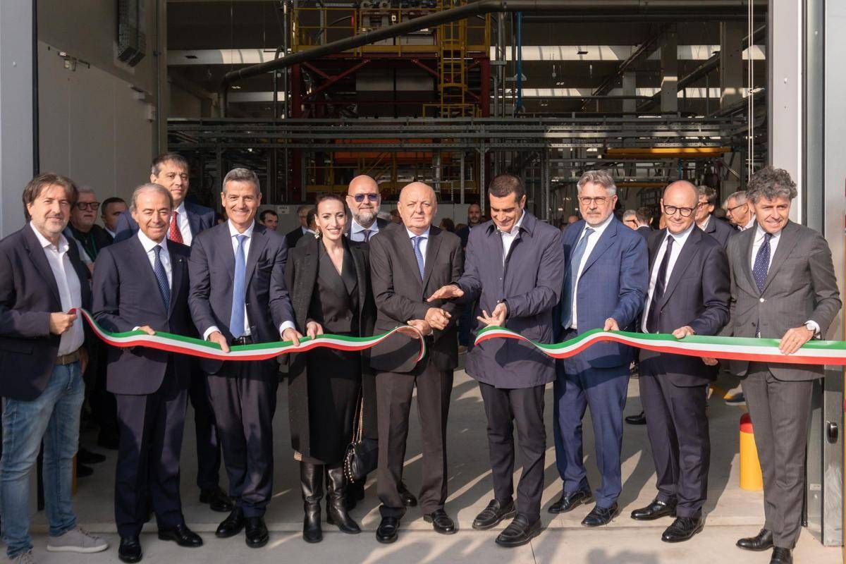 Hera inaugura a Modena impianto riciclo plastiche rigide di Aliplast