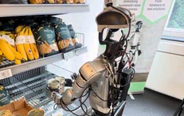 I robot lavorano al supermercato in Danimarca gli umanoidi tra scaffali e casse 364x230