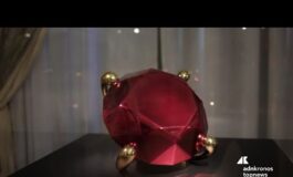 Il pop di Jeff Koons conquista Palermo al Palazzo Reale la magia delle sculture specchianti 265x160