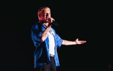 Il rapper Macklemore torna sul palco dopo laddio al tour di Ed Sheeran Dico Palestina libera 364x230