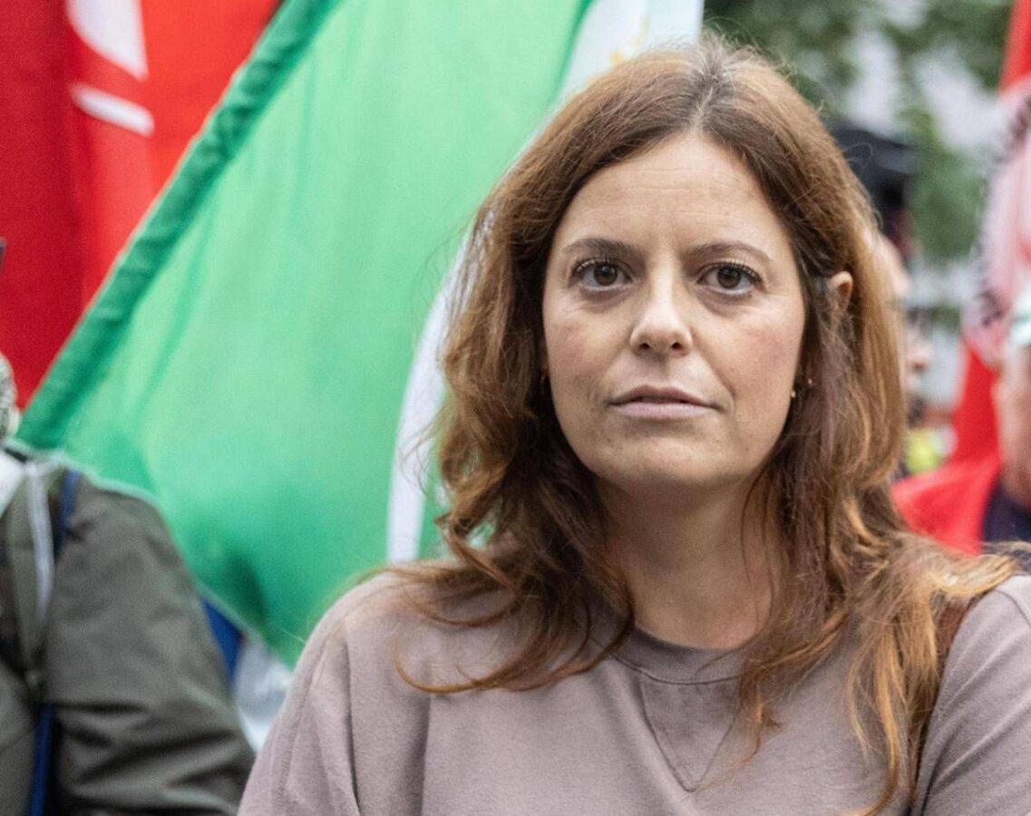 Ilaria Salis: "Solidarietà a Youssef Siher, capro espiatorio ideale. Contro di lui gogna razzista e islamofoba"