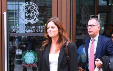 ilaria salis chiesta nullita sentenza su risarcimento a ex collaboratori per mancata notifica attesa per verdetto 2