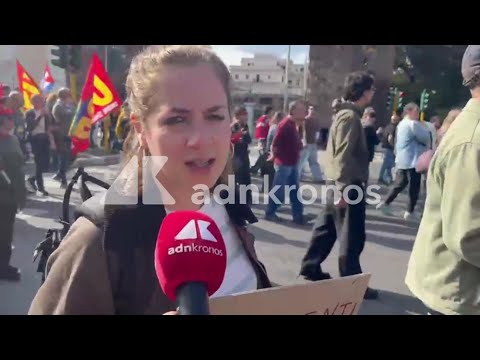 In piazza a Roma anche 'docenti furiosi': ""Più fondi e nuovo sistema concorsi""