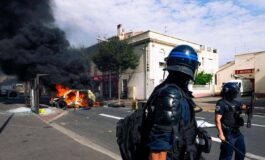Infiamma la protesta degli studenti in Francia incendio in una scuola a Metz fermato 15enne per aggressione 265x160