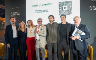 intesa sanpaolo a mano a mano la nuova campagna istituzionale con sergio e pietro castellitto e la voce di mina 2