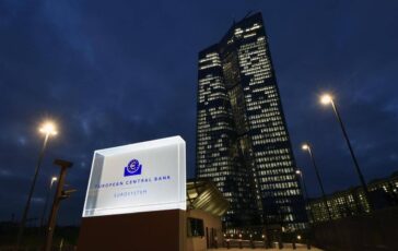 Intesa Sanpaolo ok da Bce ad acquisizione controllo Monte dei Paschi di Siena 364x230