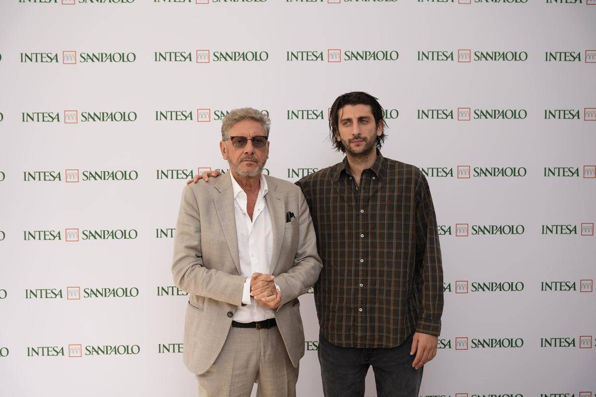 Intesa Sp, Sergio e Pietro Castellitto firmano la nuova campagna istituzionale 'A mano a mano'﻿