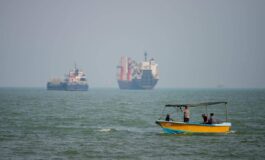 Iran Pasdaran Tre petroliere contro mine nello Stretto di Hormuz una e esplosa 265x160