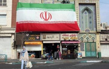 Iran i falchi di Teheran invocano la bomba atomica E il momento giusto 364x230