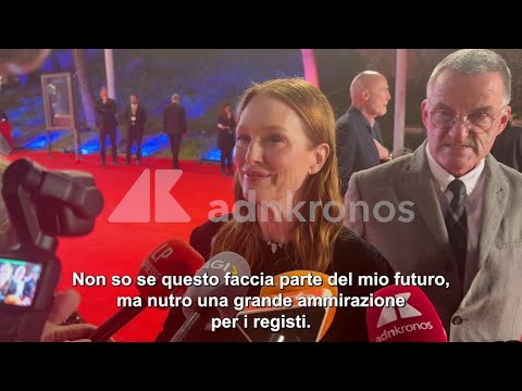Julianne Moore: ""Quella volta che sul set non ho confessato di non saper guidare""