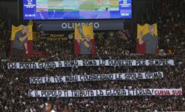 LOlimpico celebra Mourinho cori striscioni e lui manda un bacio alla Curva Sud 265x160