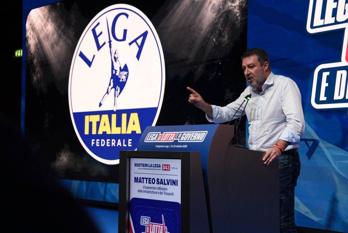 Lega, Salvini: "Se mi confermate segretario andrò in cdm a dire basta a soldi e armi all'Ucraina"