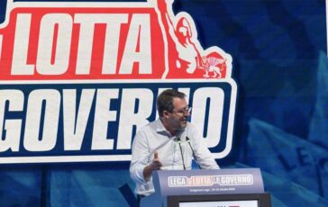 Lega Salvini riconfermato segretario con 465 voti Saremo secondo partito stop armi a Kiev 364x230