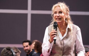 Licia Colo a Verissimo insultata per leta Mi dicono di andare in pensione. Ho 64 anni e sono felice 364x230