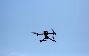 Lituania drone invade spazio aereo popolazione invitata a cercare luogo sicuro 364x230