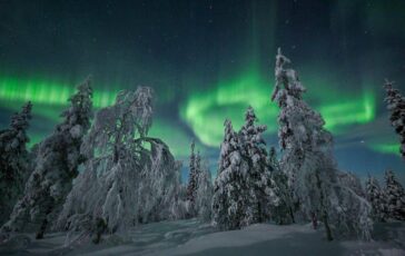 Lorenzo Mirandola il cacciatore di aurora boreale si racconta in Quando il cielo si accende 364x230