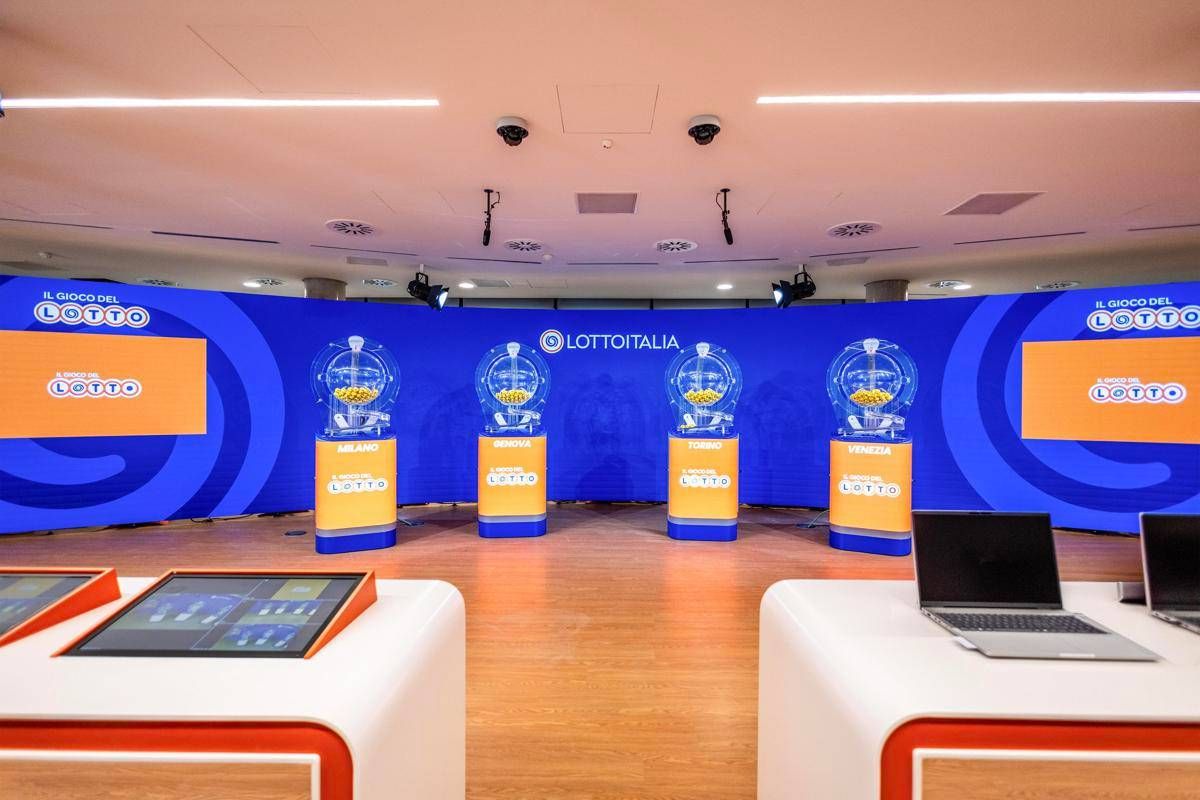 Lotto, inaugurazione della nuova sala estrazionale di Milano