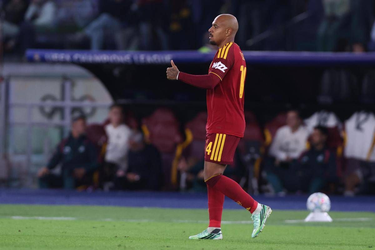 Malen non perdona: il Var conferma la doppietta, Roma sul 3-1