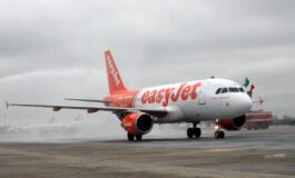 Malore per il copilota volo Easyjet rientra a 20 minuti dal decollo 265x160